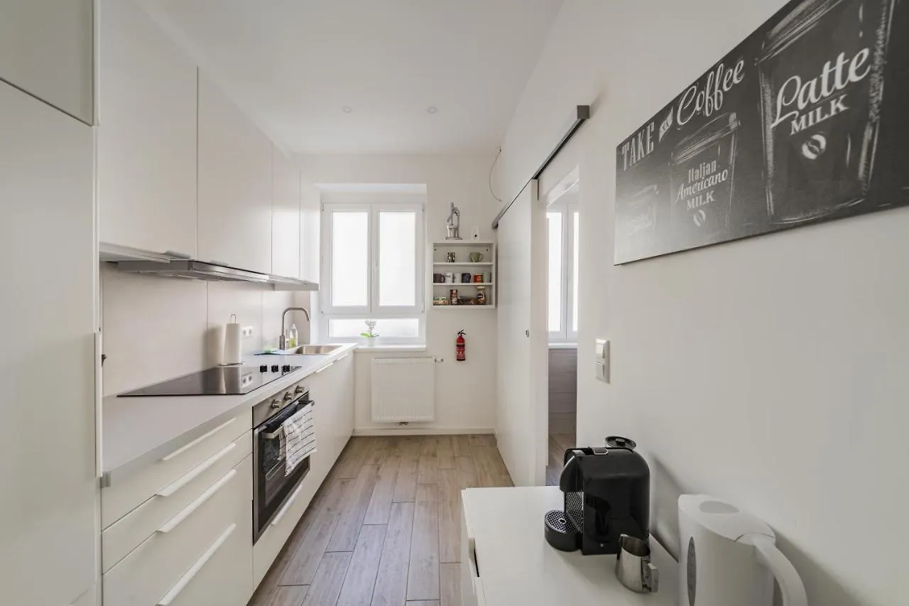 Stylish And Well Located Apartment Near Belvedere Vienna Austria